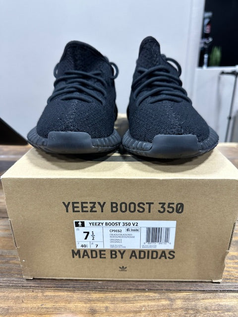adidas Yeezy Boost 350 V2 Black Red - Size 7.5 (Pre-Owned)