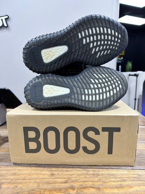 adidas Yeezy Boost 350 V2 Black Red - Size 7.5 (Pre-Owned)