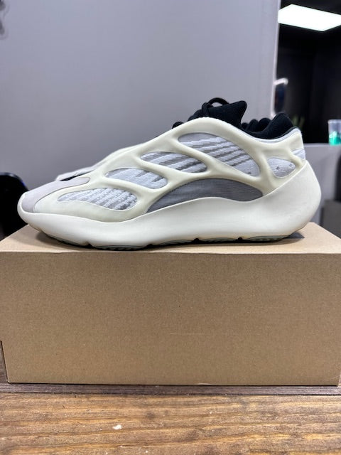 adidas Yeezy 700 V3 Azael - Size 9.5 (Pre-Owned)