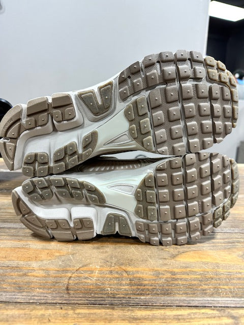 Nike Zoom Vomero 5 Khaki - Size 11 (New - Replacement Box)