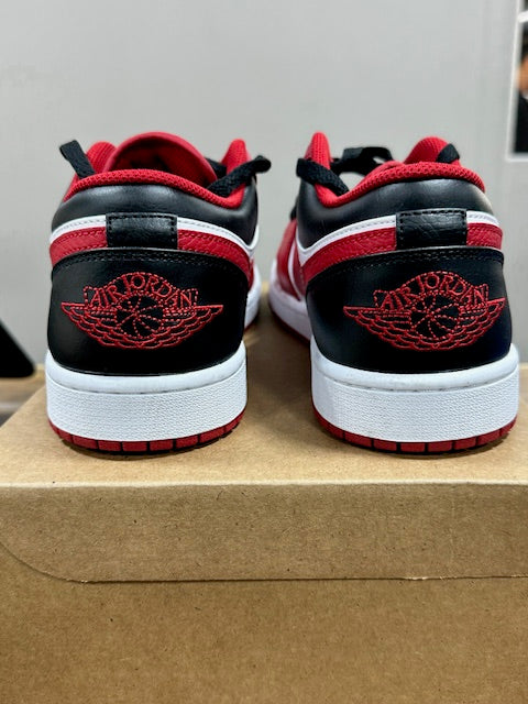 Jordan 1 Low Bulls - Size 11 (Pre-Owned - Replacement Box)