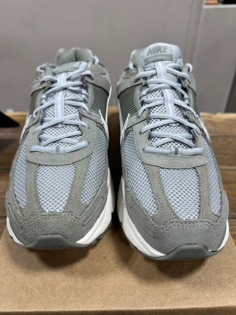 Nike Zoom Vomero 5 Dark Stucco - Size 11 (New - Replacement Box)