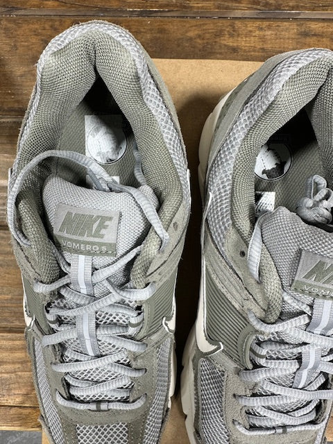 Nike Zoom Vomero 5 Dark Stucco - Size 11 (New - Replacement Box)