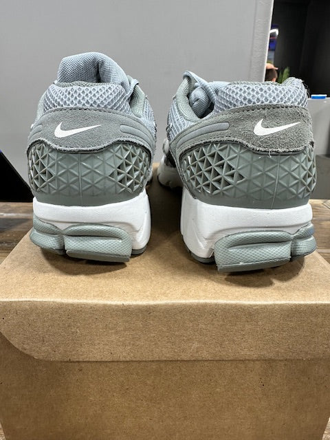 Nike Zoom Vomero 5 Dark Stucco - Size 11 (New - Replacement Box)