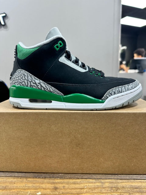 Jordan 3 Retro Pine Green - Size 9 (Pre-Owned - Replacement Box)