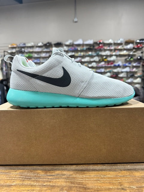 Nike Roshe Run Calypso - Size 11 (New - Replacement Box)