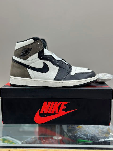 Air Jordan 1 Retro High OG Dark Mocha