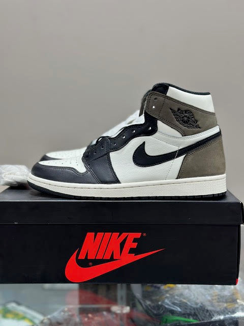 Air Jordan 1 Retro High OG Dark Mocha