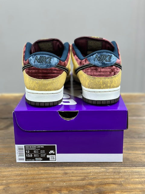 Nike SB Dunk Low City of Cinema (Pre-Owned)