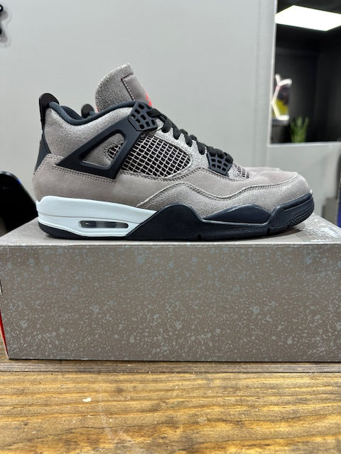 Jordan 4 Retro Taupe Haze - Size 10.5 (Pre-Owned)