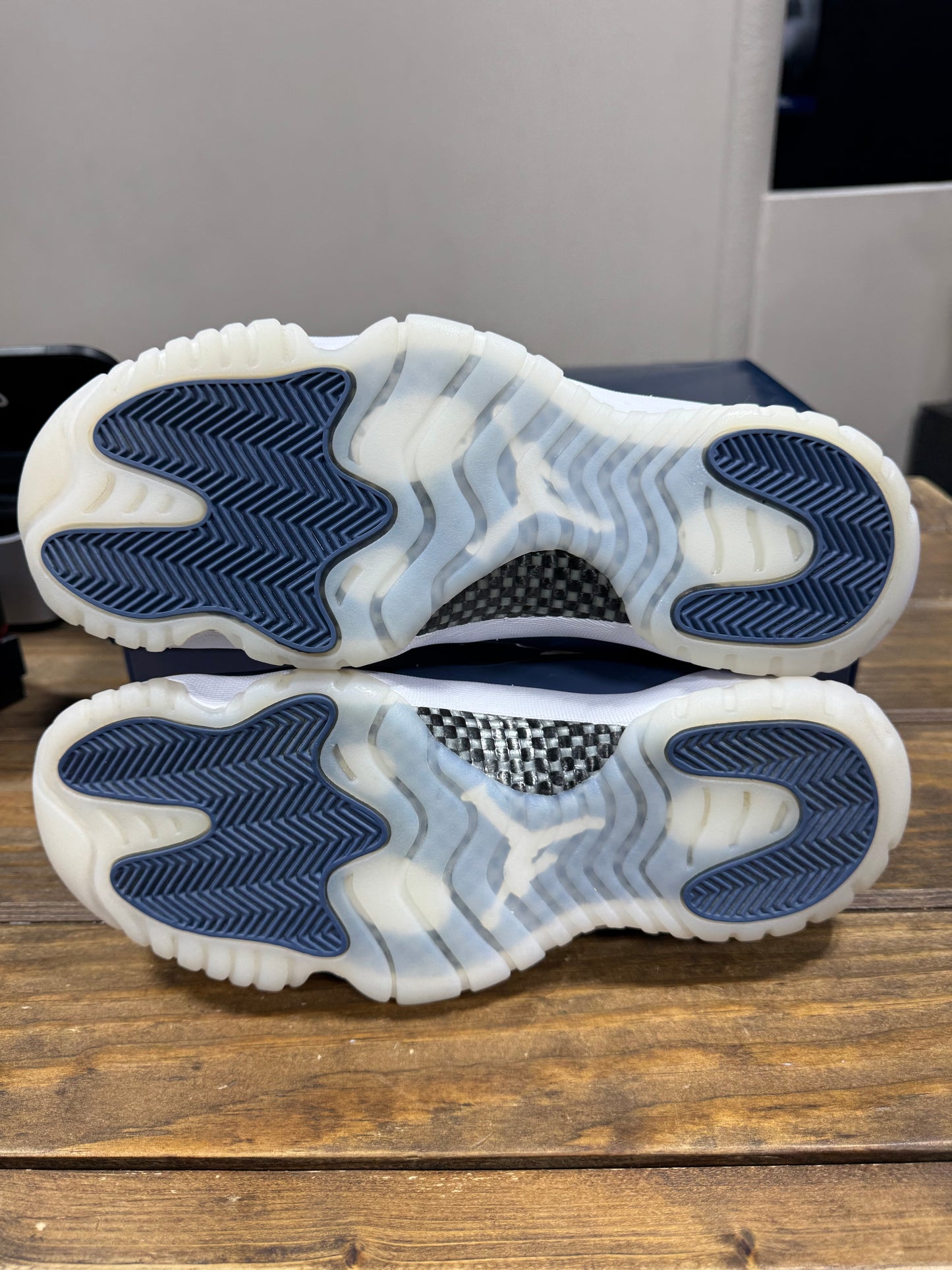 Jordan 11 Retro Low Diffused Blue (Pre-Owned)