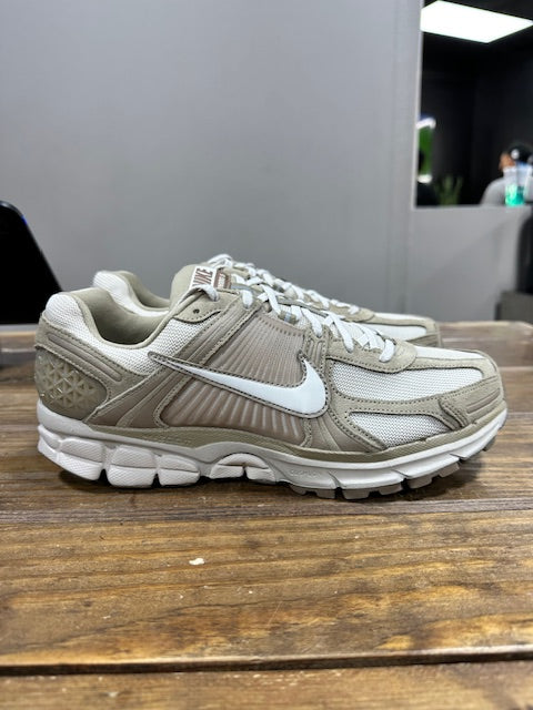 Nike Zoom Vomero 5 Khaki - Size 11 (New - Replacement Box)