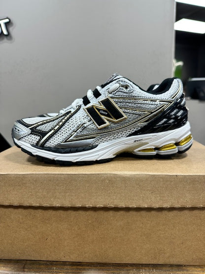 New Balance 1906R White Metallic Gold - Size 6 (New - Replacement Box)
