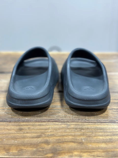 Yeezy Slides Onyx (Pre-Owned - No Box)