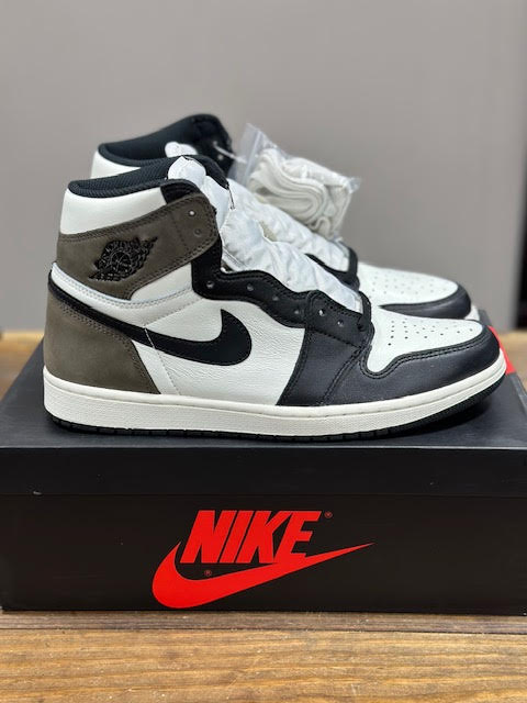 Air Jordan 1 Retro High OG Dark Mocha (Pre-Owned)